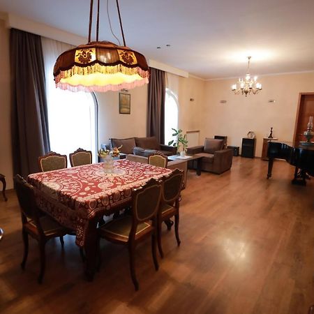 Apartment At 12 Baratashvili Street Tbiliszi Kültér fotó