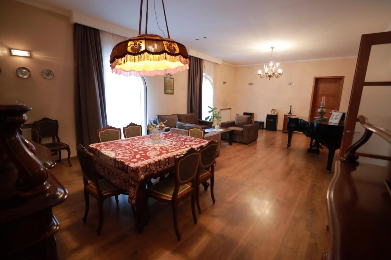 Apartment At 12 Baratashvili Street Tbiliszi Kültér fotó