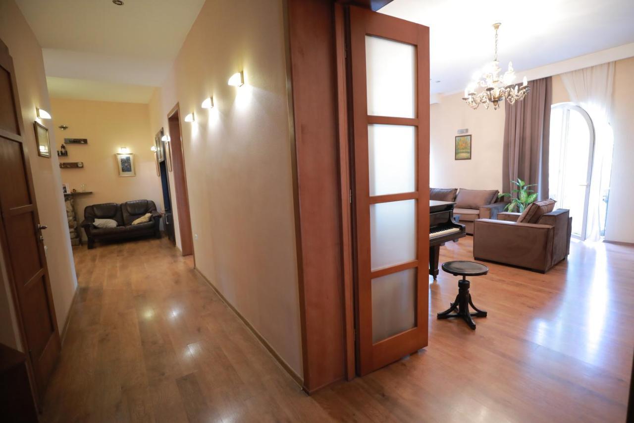 Apartment At 12 Baratashvili Street Tbiliszi Kültér fotó