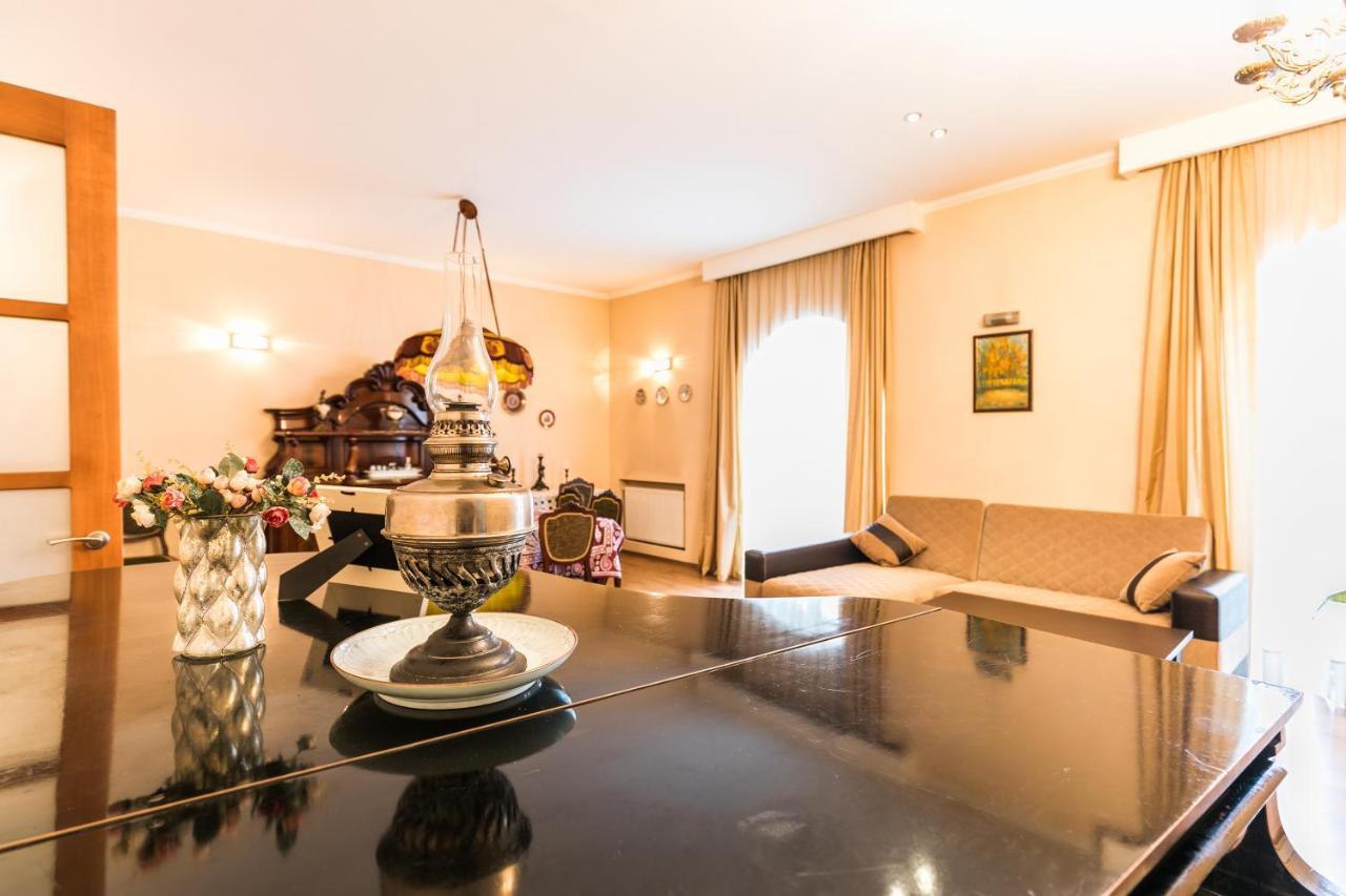 Apartment At 12 Baratashvili Street Tbiliszi Kültér fotó