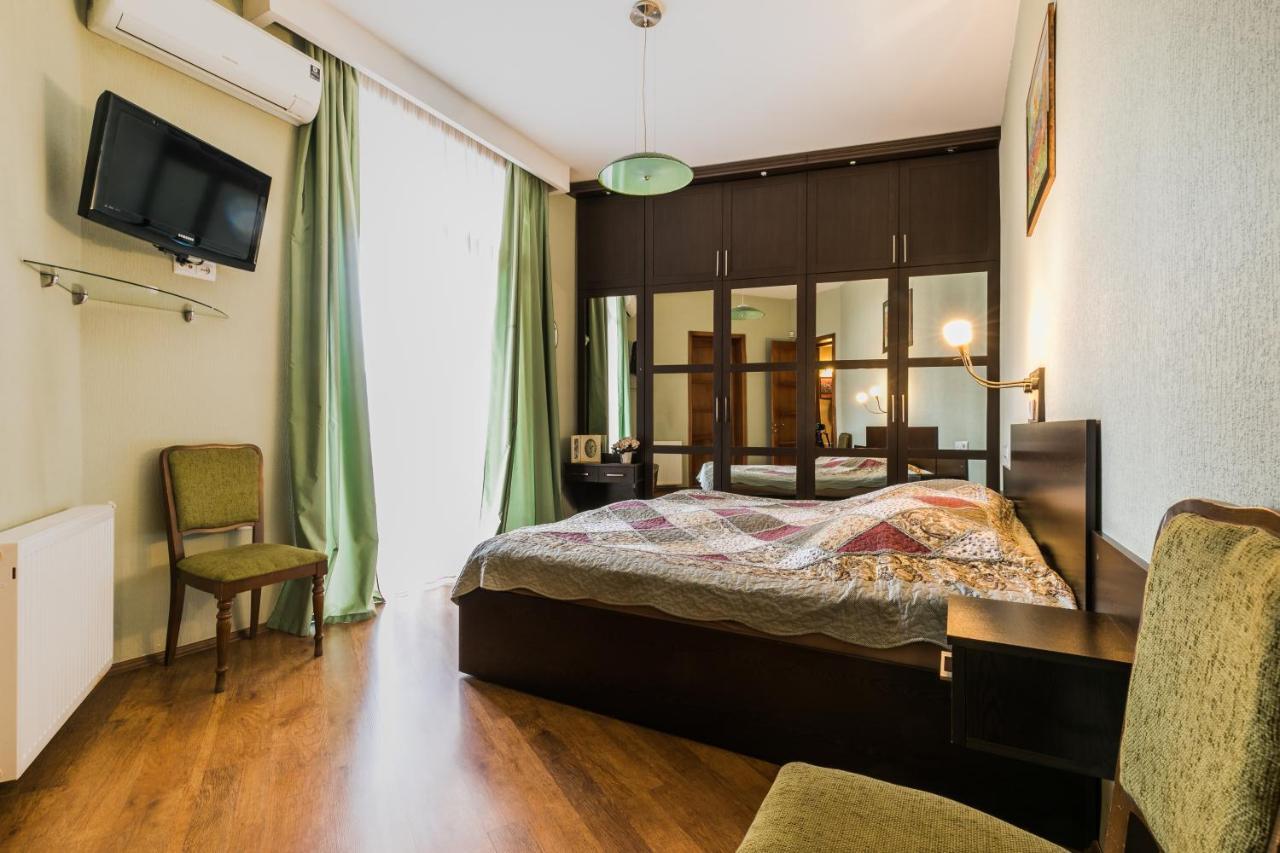 Apartment At 12 Baratashvili Street Tbiliszi Kültér fotó